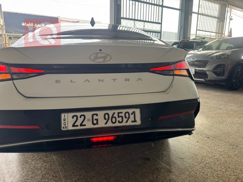 هیۆندای ئەلەنترا